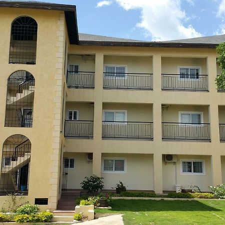 Donhead New Kingston Apt 3 Экстерьер фото